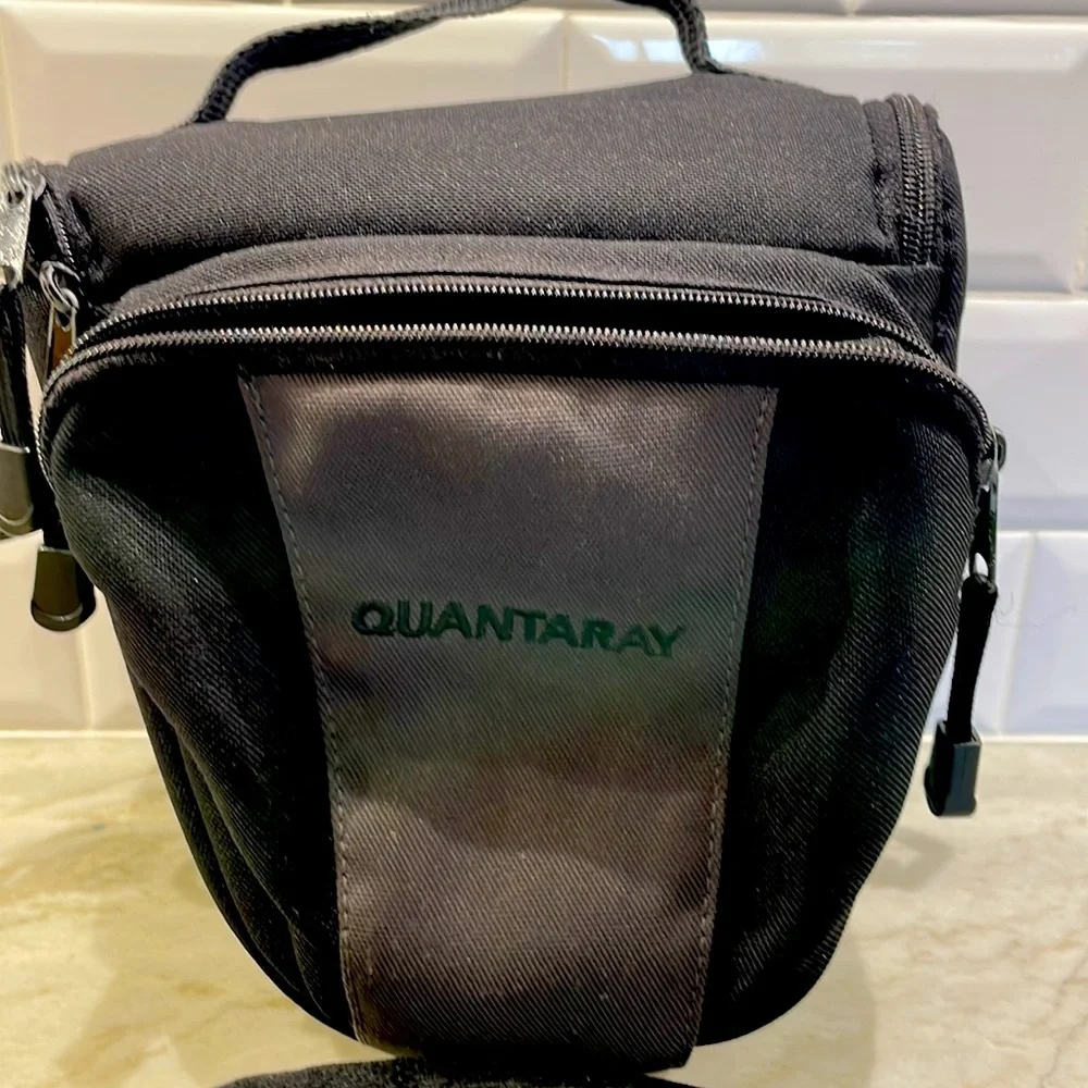Quantaray Camera case w shoulder strap